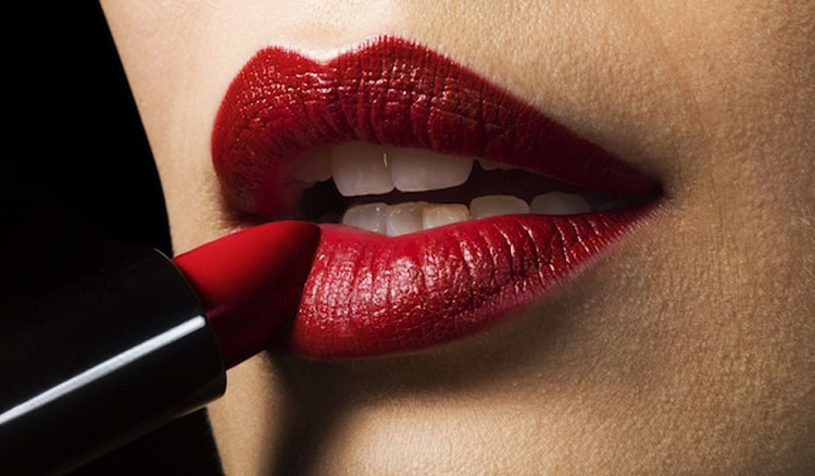 Lipstick speaks!